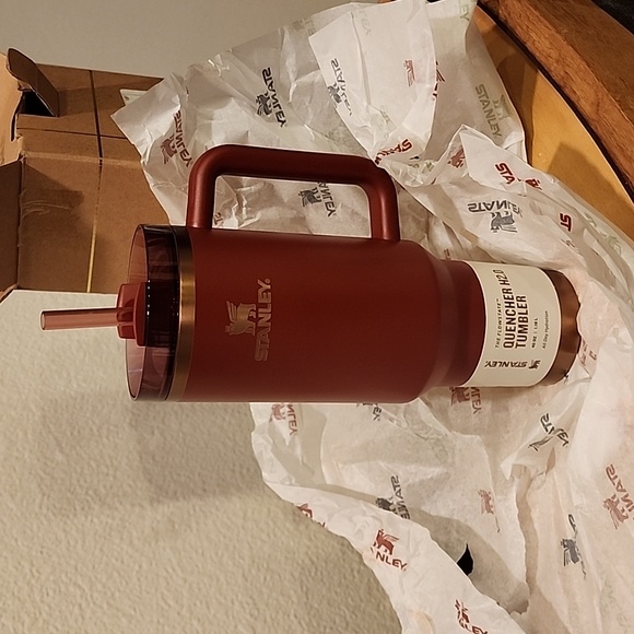 Stanley - The Holiday Quencher H2.0 FlowState™ Tumbler | 40 OZ - Picture 7 of 11